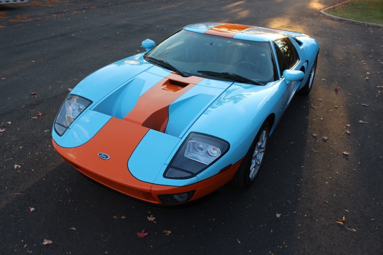 Ford GT Specs have vintage Gulf paint livery